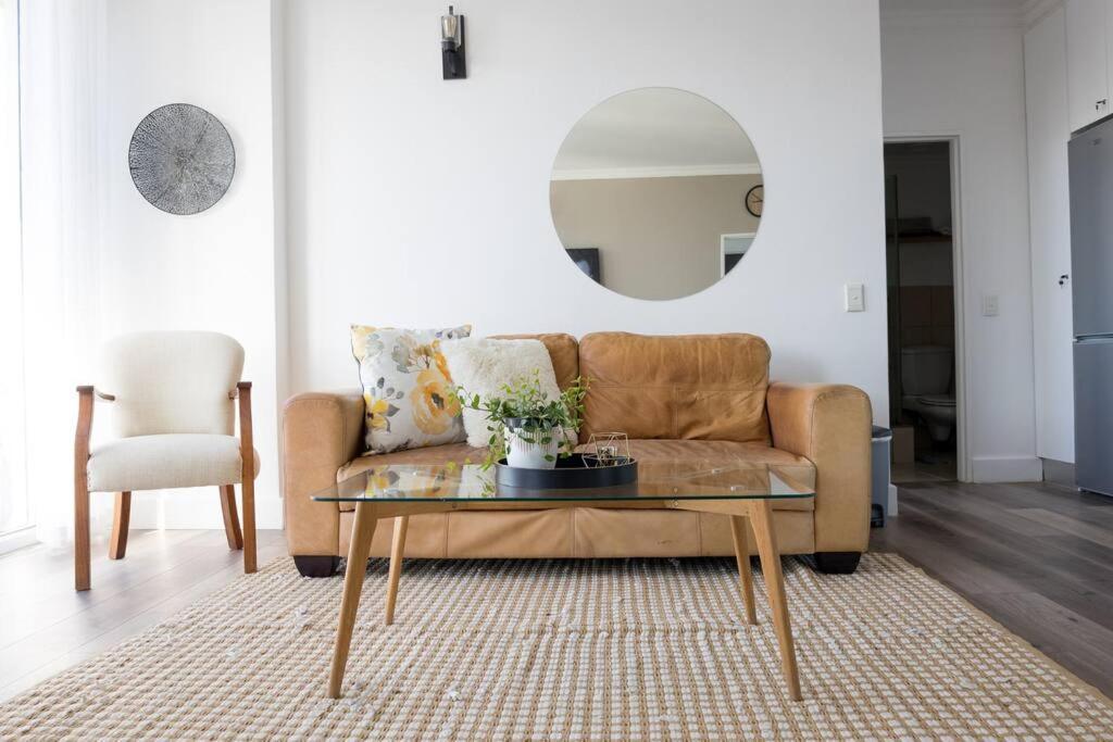 Modern, Trendy And Comfortable 2 Bedroom Apartment In Città del Capo Esterno foto